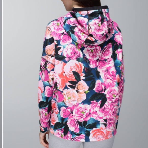 Lululemon Lululemon Hold Your Om Hoodie
Secret Garden / Black size 6 floral top - Picture 4 of 16